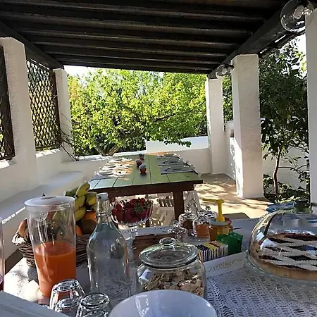 فندق مبيت وإفطار La Vecchia Tabaccheria أوستوني